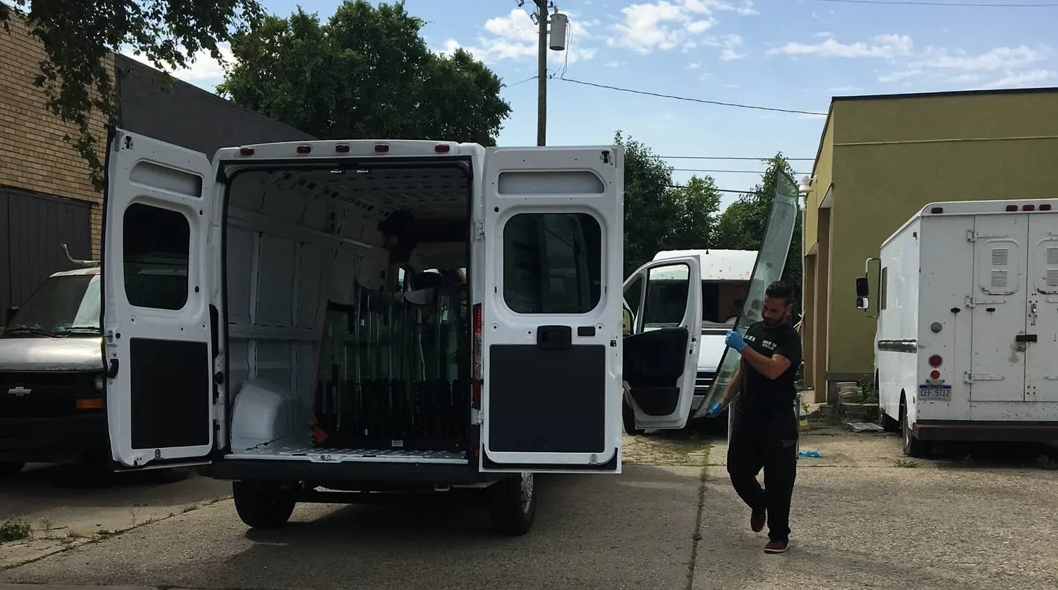 mobile auto glass service